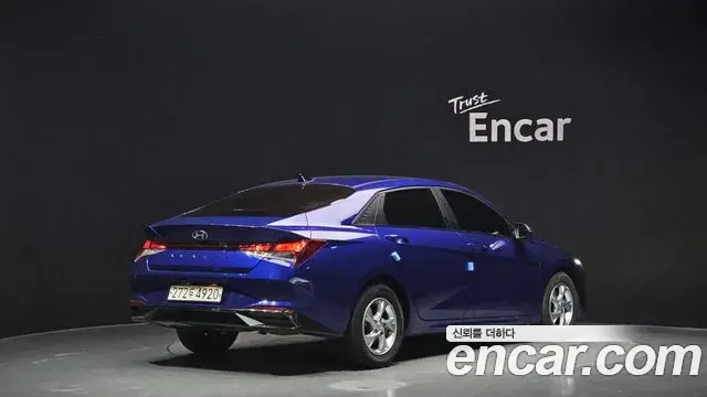 Hyundai The New Avante Hybrid 2021 — Photo 21/31
