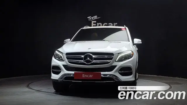 Mercedes-Benz GLE-Class 2018 — ფოტო 14/30