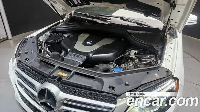 Mercedes-Benz GLE-Class 2018 — ფოტო 16/30