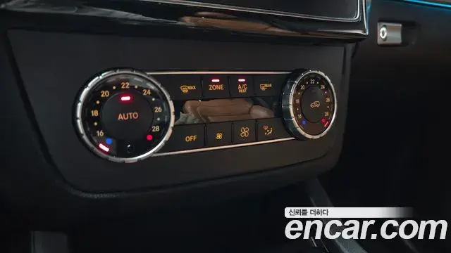 Mercedes-Benz GLE-Class 2018 — ფოტო 23/30