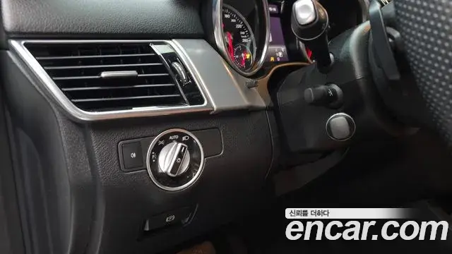 Mercedes-Benz GLE-Class 2018 — ფოტო 10/30