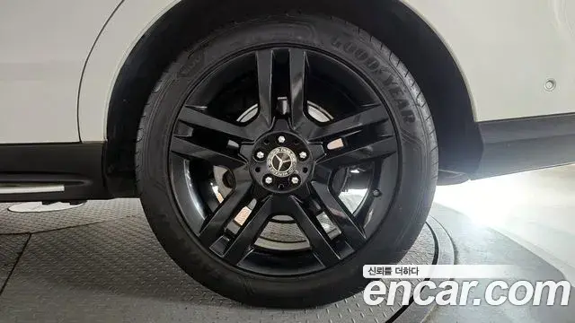 Mercedes-Benz GLE-Class 2018 — ფოტო 5/30
