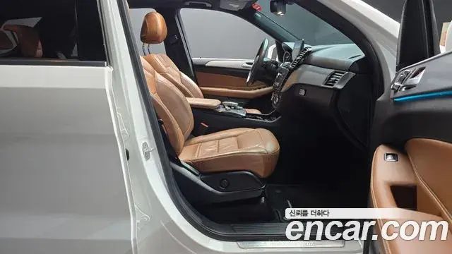 Mercedes-Benz GLE-Class 2018 — ფოტო 7/30