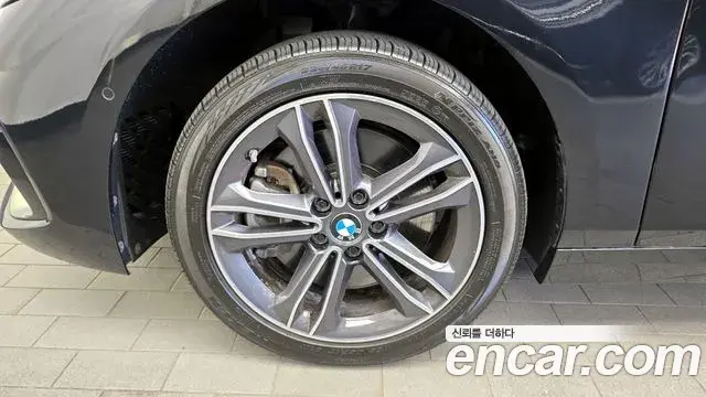 BMW 1 Series 2024 — Photo 27/31