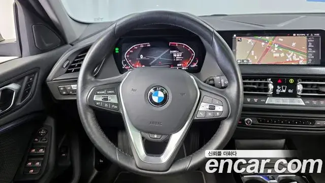 BMW 1 Series 2024 — Photo 23/31