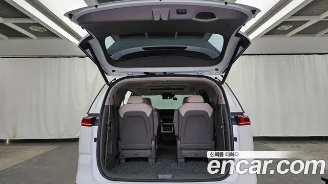 Kia Carnival 2021 — Photo 12/34