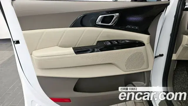 Kia Carnival 2021 — Photo 10/34