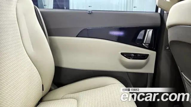 Kia Carnival 2021 — Photo 26/34