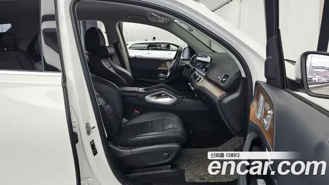 Mercedes-Benz GLE-Class 2019 — Şəkil 24/34