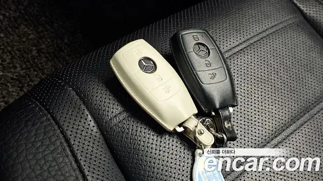 Mercedes-Benz GLE-Class 2019 — Şəkil 30/34