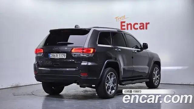 Jeep Grand Cherokee 2021 — Фото 2/20
