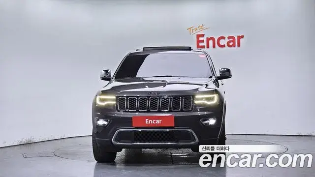 Jeep Grand Cherokee 2021 — Фото 3/20