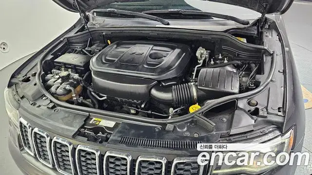 Jeep Grand Cherokee 2021 — Фото 6/20