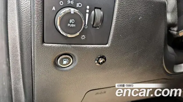 Jeep Grand Cherokee 2021 — ფოტო 22/24