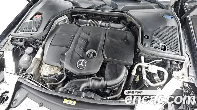Mercedes-Benz E-Class 2020 — Photo 27/33