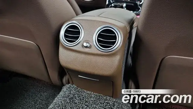 Mercedes-Benz E-Class 2020 — Photo 30/33