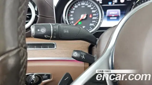 Mercedes-Benz E-Class 2020 — Photo 1/33
