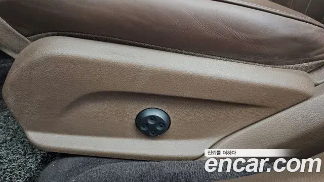 Mercedes-Benz E-Class 2020 — Photo 17/33