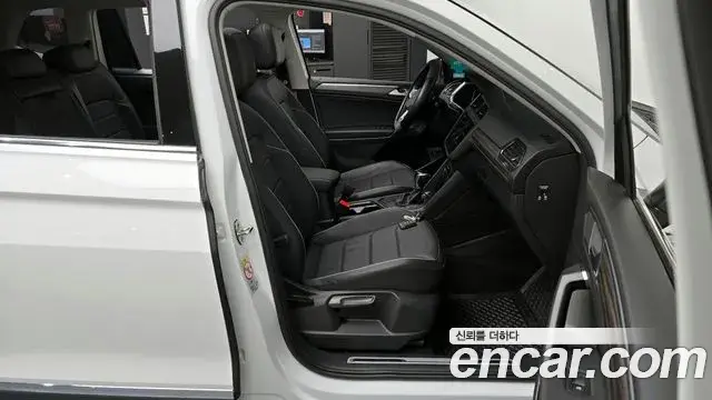 Volkswagen Tiguan Allspace 2022 — Şəkil 10/31
