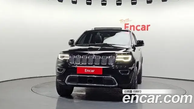 Jeep Grand Cherokee 2018 — Şəkil 6/20