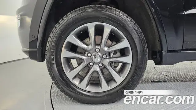 Jeep Grand Cherokee 2018 — Şəkil 5/20