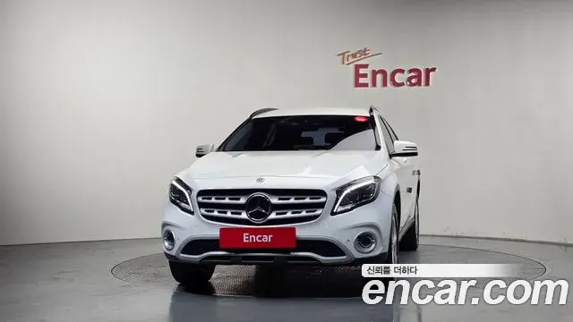 Mercedes-Benz GLA-Class 2018 — Photo 27/31