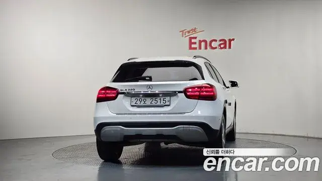 Mercedes-Benz GLA-Class 2018 — Photo 28/31