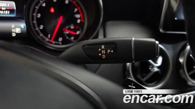 Mercedes-Benz GLA-Class 2018 — Photo 6/31