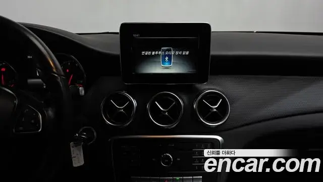 Mercedes-Benz GLA-Class 2018 — Photo 2/31