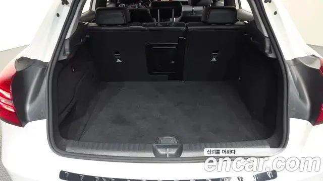 Mercedes-Benz GLA-Class 2018 — Photo 26/31