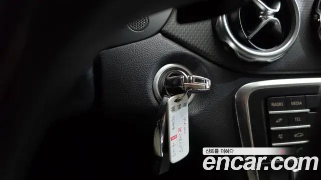 Mercedes-Benz GLA-Class 2018 — Photo 30/31