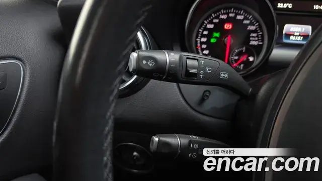 Mercedes-Benz GLA-Class 2018 — Photo 8/31