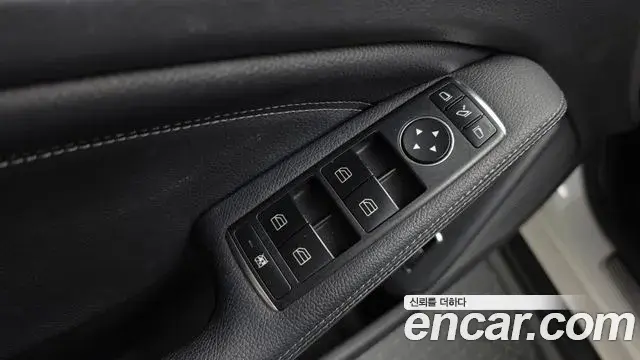 Mercedes-Benz GLA-Class 2018 — Photo 14/31