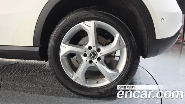 Mercedes-Benz GLA-Class 2018 — Photo 16/31