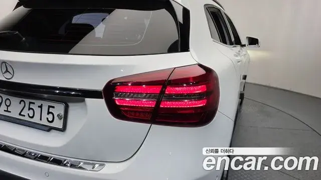 Mercedes-Benz GLA-Class 2018 — Photo 13/31