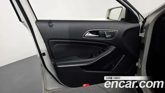 Mercedes-Benz GLA-Class 2018 — Photo 3/31