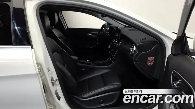 Mercedes-Benz GLA-Class 2018 — Photo 22/31
