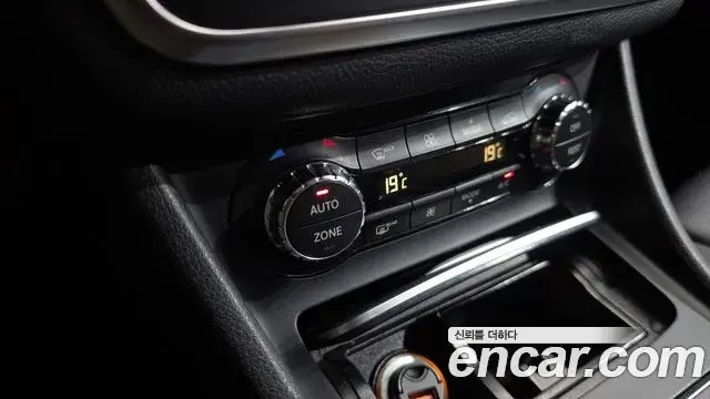 Mercedes-Benz GLA-Class 2018 — Photo 31/31
