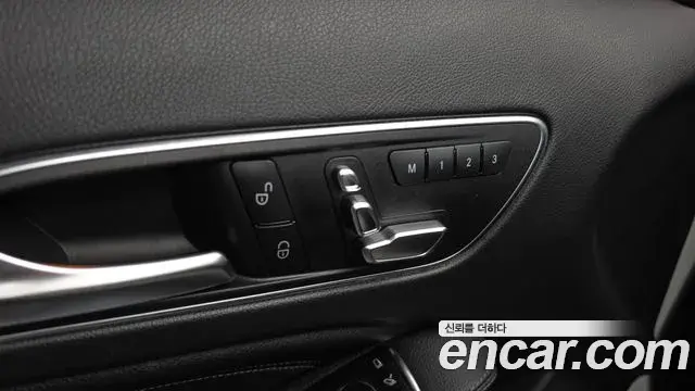 Mercedes-Benz GLA-Class 2018 — Photo 9/31