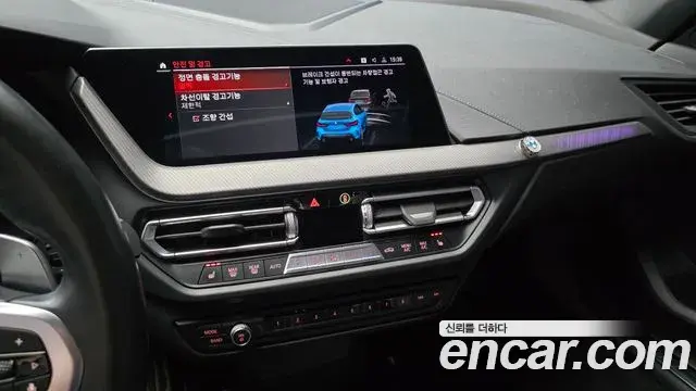BMW 1 Series 2022 — Фото 14/20