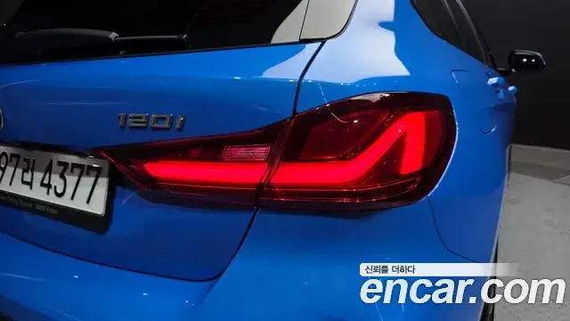 BMW 1 Series 2022 — Photo 12/30