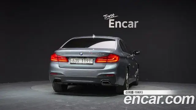 BMW 5 Series 2019 — ფოტო 30/32
