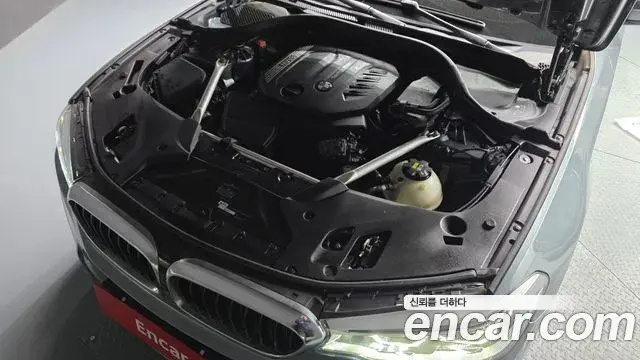 BMW 5 Series 2019 — ფოტო 28/32