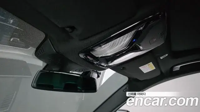 BMW 5 Series 2019 — ფოტო 1/32