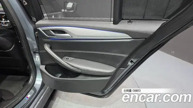 BMW 5 Series 2019 — ფოტო 26/32