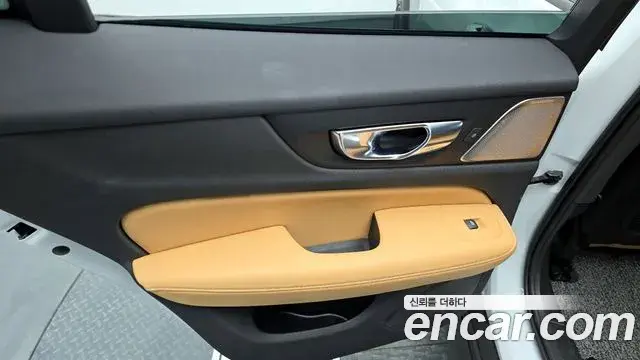 Volvo V60 Cross Country 2020 — ფოტო 5/35