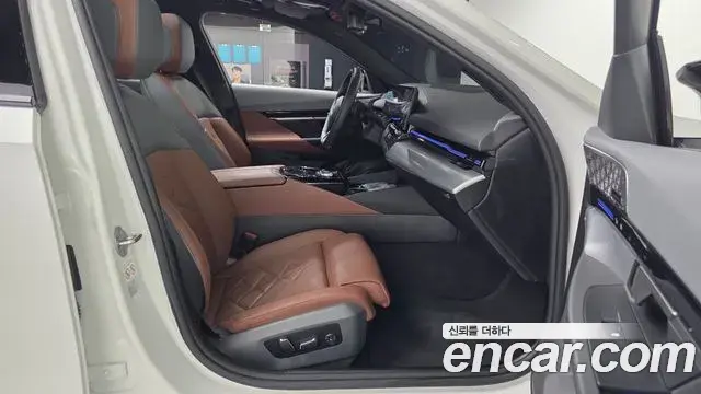 BMW 5 Series 2024 — ფოტო 9/34