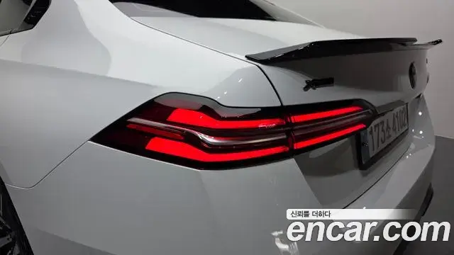 BMW 5 Series 2024 — ფოტო 31/34