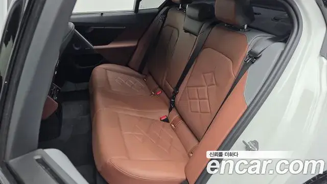 BMW 5 Series 2024 — ფოტო 11/34