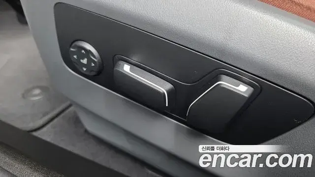 BMW 5 Series 2024 — ფოტო 26/34
